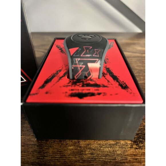 Disney Marvel Black Widow Avengers MagicBand LE 1500 Unlinked - Picture 4 of 7